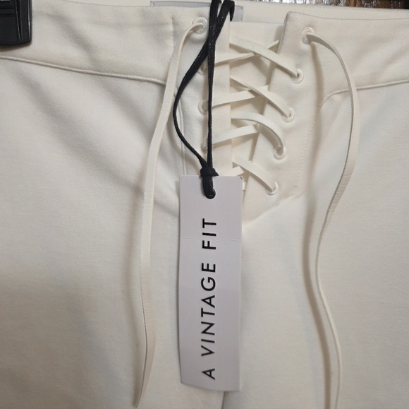 NWT A VINTAGE FIT Capri White Size M - Picture 11 of 12